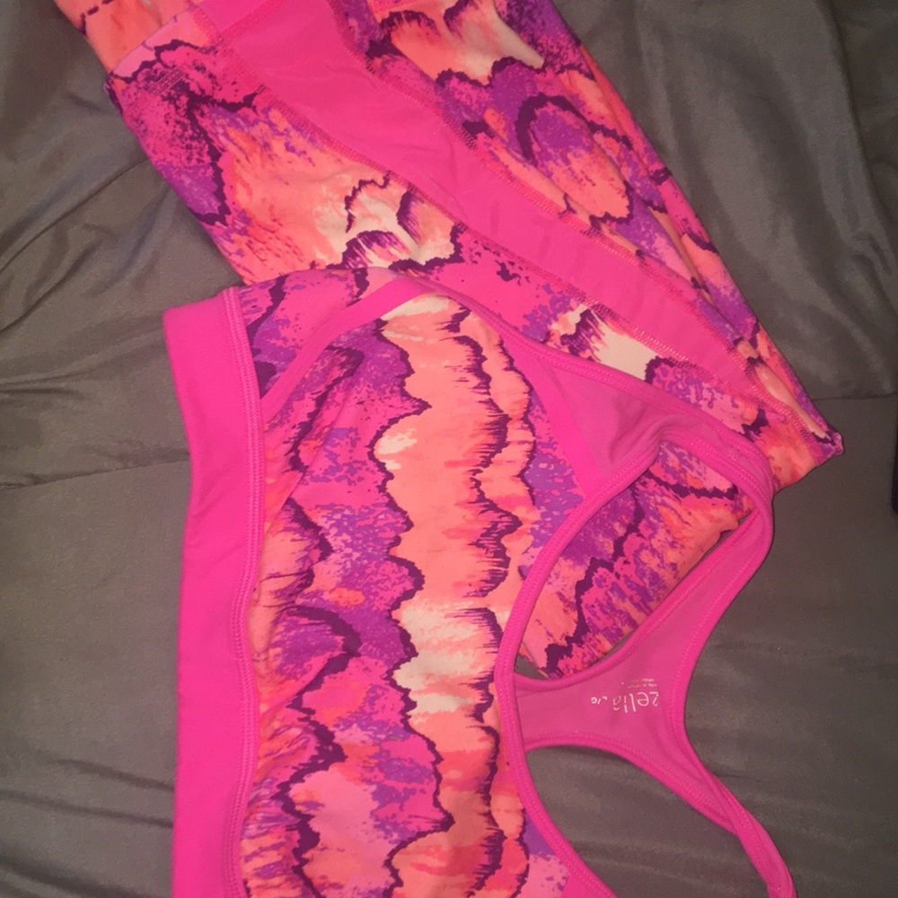 Zella Large sports bra and medium Capri leggings